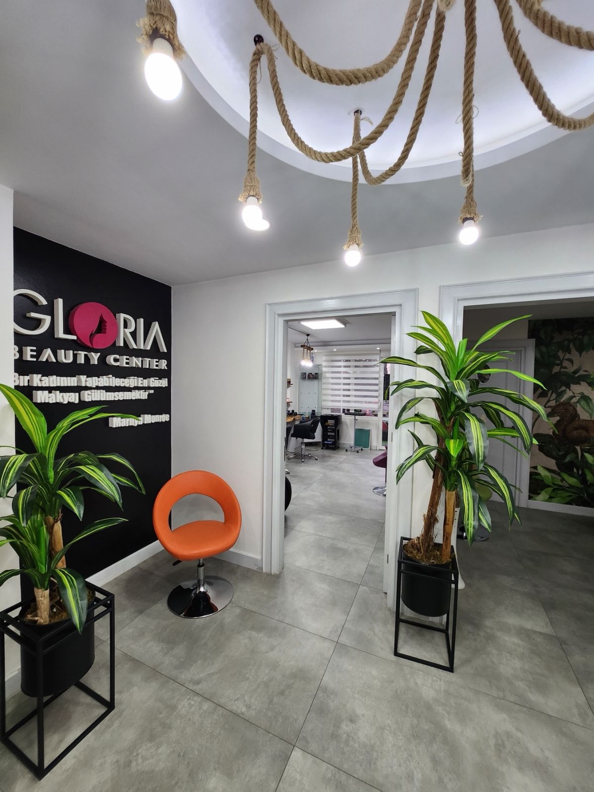 Gloria Beauty Center Adana karşılama alanı